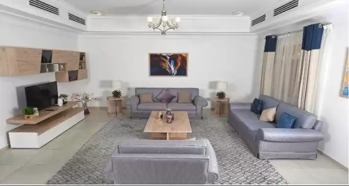 Résidentiel Propriété prête 3 chambres F / F Villa autonome  a louer au Doha #11978 - 1  image 